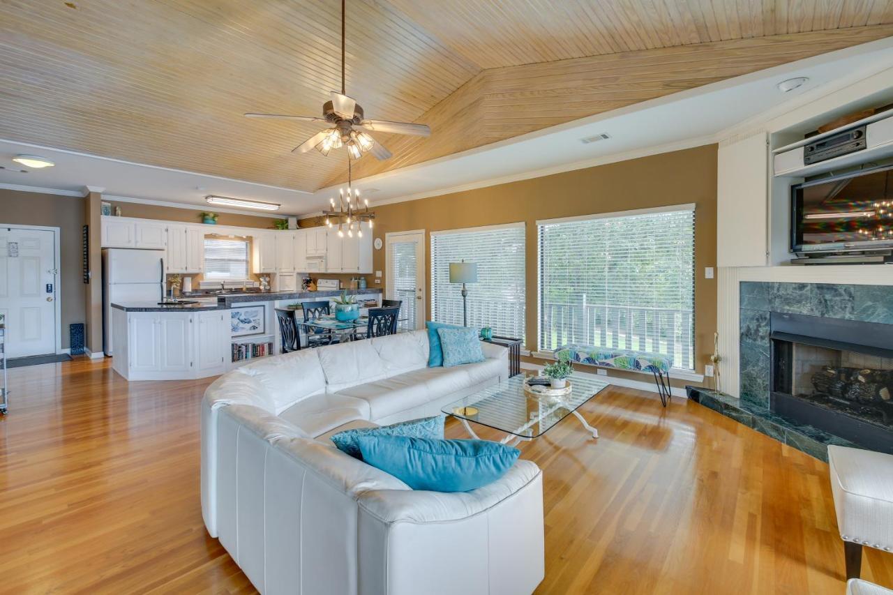Spacious Hot Springs Penthouse Stunning Lake View Exterior photo