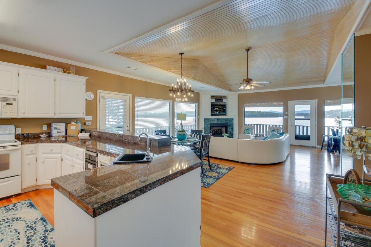 Spacious Hot Springs Penthouse Stunning Lake View Exterior photo