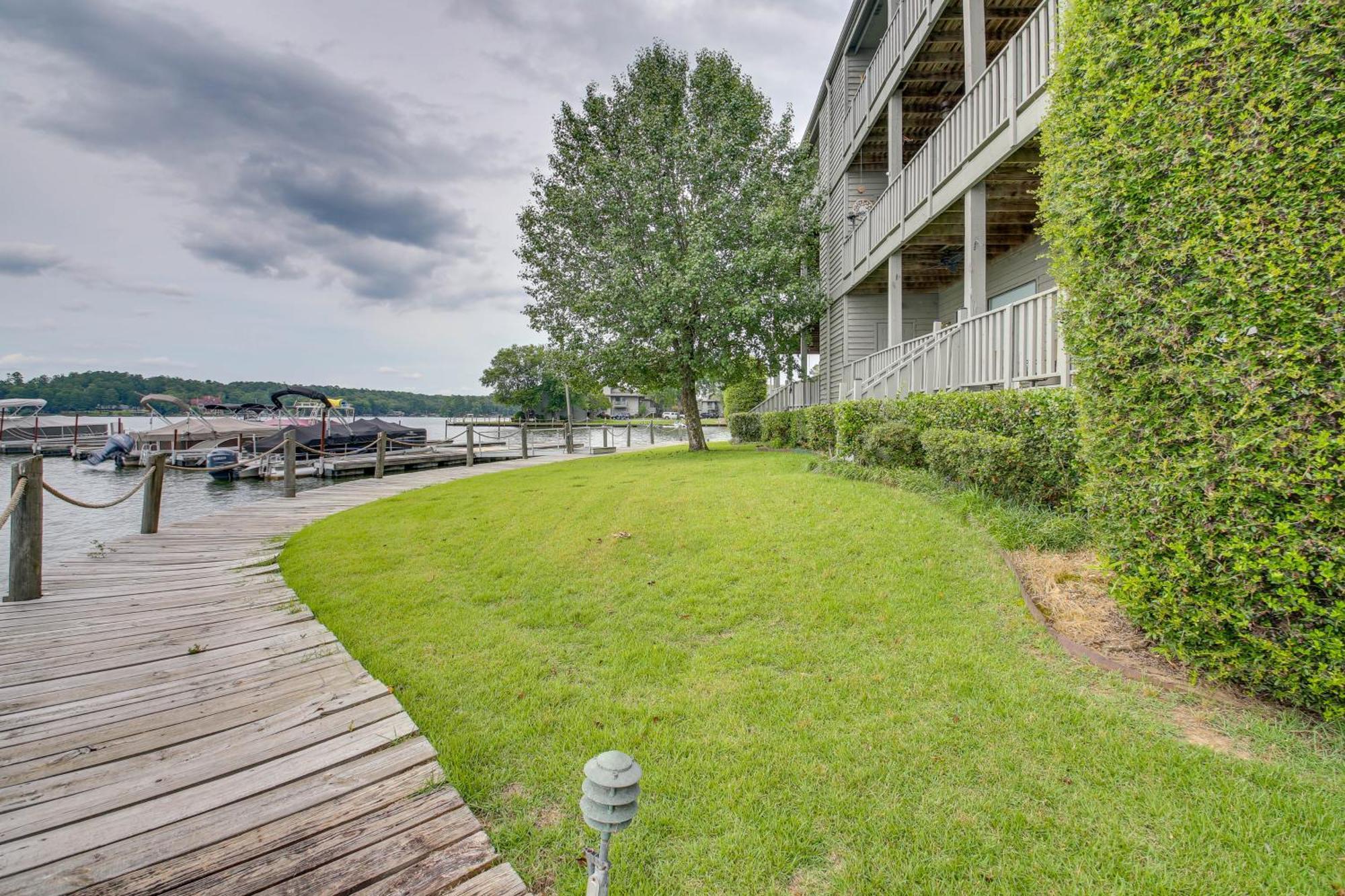 Spacious Hot Springs Penthouse Stunning Lake View Exterior photo