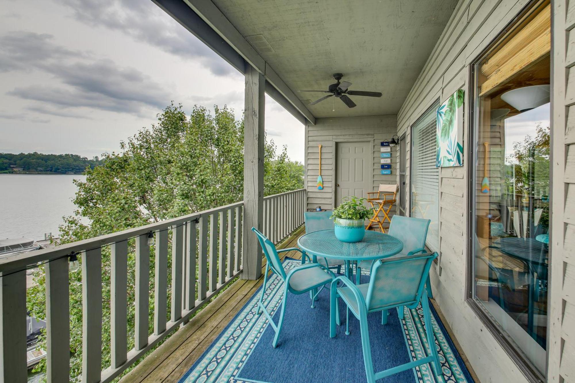 Spacious Hot Springs Penthouse Stunning Lake View Exterior photo