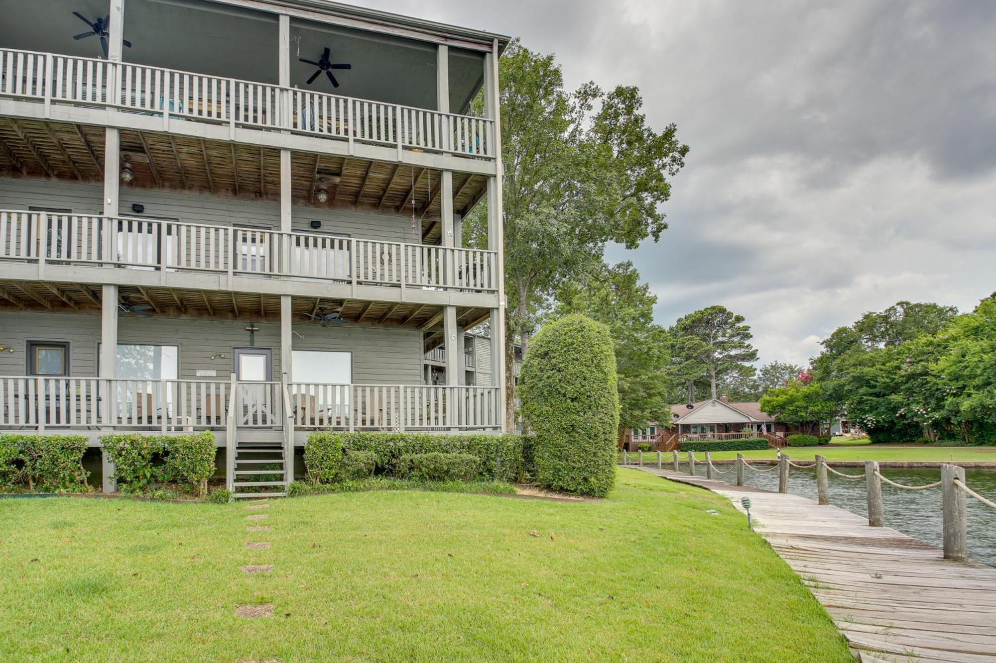 Spacious Hot Springs Penthouse Stunning Lake View Exterior photo