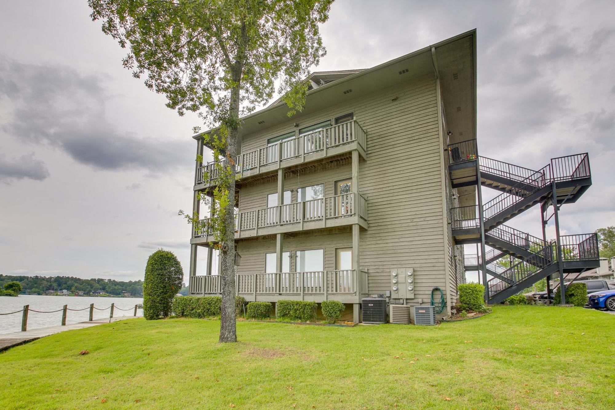 Spacious Hot Springs Penthouse Stunning Lake View Exterior photo